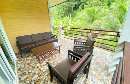 Kamala House | Ban gintana kamala