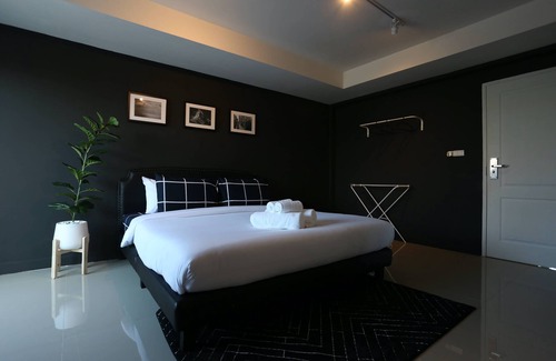 Chalong Bed & Breakfast | Black Turtle