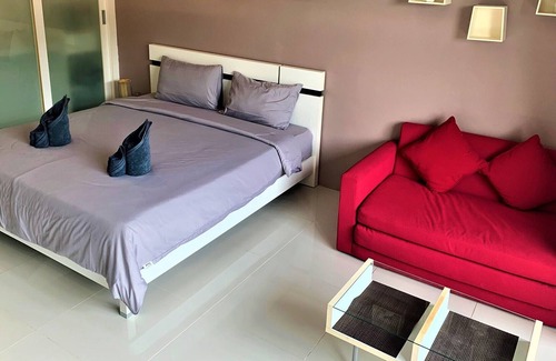Wichit Apartment | Chic Studio Seaview Condo | GYM Kitchen Balcony
