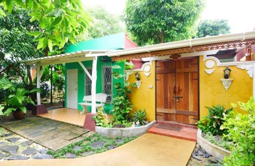 Chalong Resort | Forest Bungalows & Mama's Restaurant