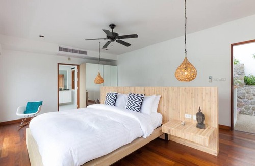 Kamala Villa | Hidden Gems 6 bedrooms Beachfront Villa Kamala