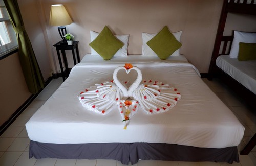 Kata Hotel | Kata Beachwalk Hotel and Bungalows