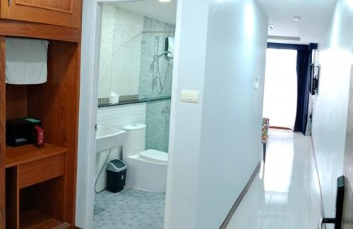 Nanai Road Hotel | La Capannina Hotel Patong