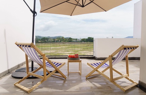 Laguna House | Laguna Park Townhouse in the Heart of Laguna
