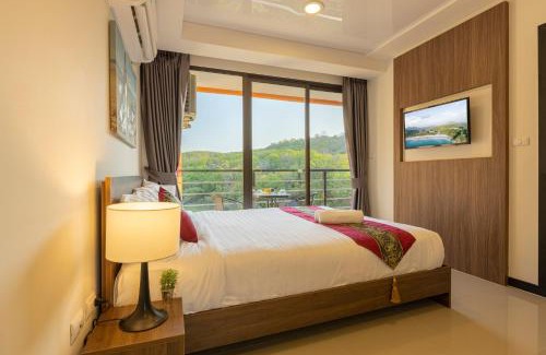Nai Harn Apartment | NaiHarn Pearl condo by Holy Cow, 1-BR, courtyard view