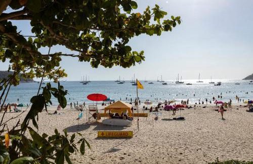 Nai Harn Apartment | NaiHarn Sea Condo by Holy Cow, 1-BR, courtyard view