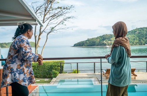 Wichit Villa | Oceanfront private pool villa with maid and cook