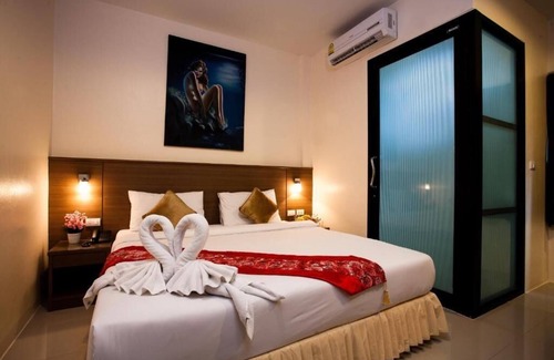 Nanai Road Hotel | Royal Waves Hotel