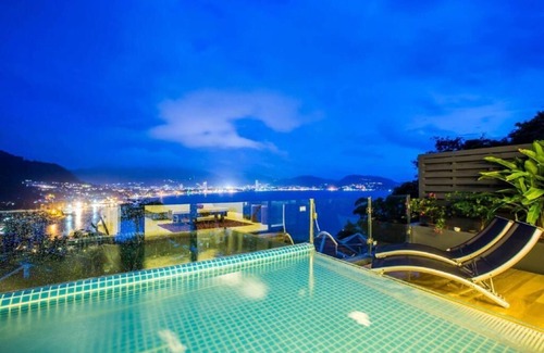 Patong House | (SHA+)Sky Suites with Balcony (006)