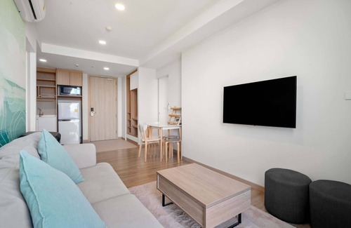 Laguna Condo | Skypark Aurora 2BR 2Cx1 Lake side