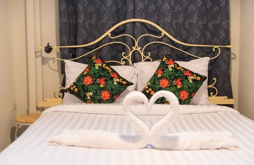 Old Phuket Town Hostel | The Neighbors Hostel - Adults Only