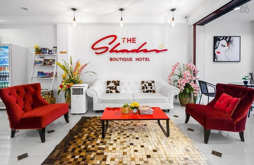 Patong Hotel | The Shades Bed and Breakfast Boutique Hotel