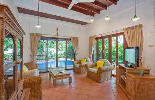 Rawai Villa | Traditional Thai Villa Nikkie in Tropical Nature, 4BR & Pool, near Rawai Beach