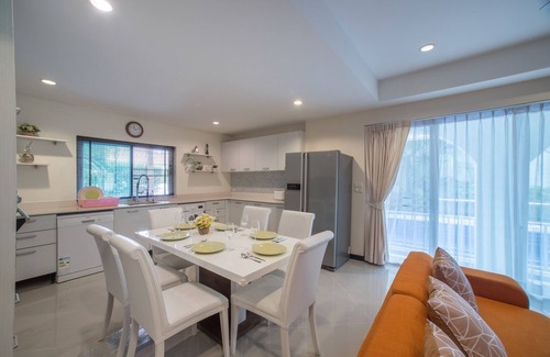 Ban Saiyuan Villa | Unique Greek style villa is located at the south of Phuket island