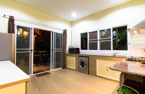 Nai Harn Villa | Villa Chaba with swimming pool in Naiharn