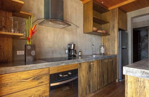 Chalong Villa | Villa Virales Sea Veaw