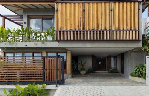 Chalong Villa | Villa Virales Sea Veaw