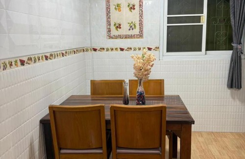 Chum Het House | บ้านนี้อยูเย็น