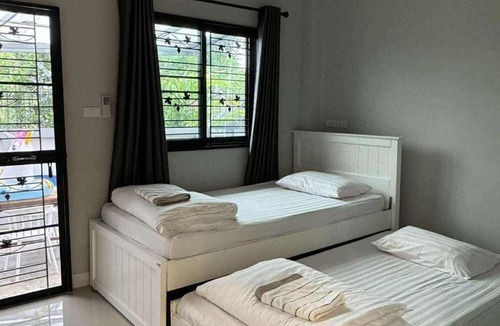Sattahip House | บ้านริมคลองพูลวิลล่า บ้านพักสัตหีบ BaanRimklong Poolvilla Sattahip