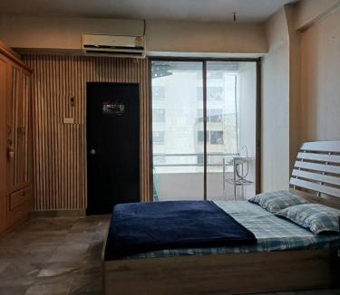 Hua Mak Hostel | ห้องพักรายงาน ใกล้รามคำแหง ราชมังคลากีฬาสถาน รถไฟฟ้าสายสีเหลืองแยกลำสาลี