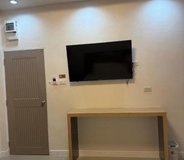 Mueang Samut Prakan District Hotel | โรงแรมนีโอรีสอร์ท