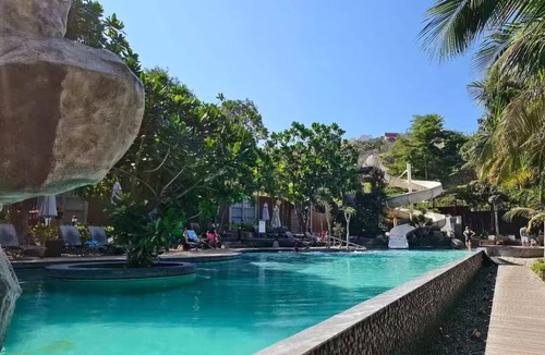 North Pattaya Apartment | 1 BR 5mins to Walking street Pool view Unixx Condo