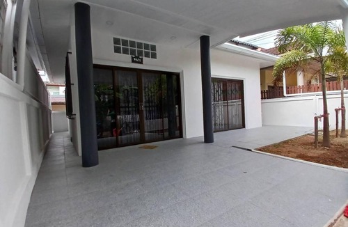 Kathu House | 100 m² House ∙ 2 bedrooms ∙ 2 guests