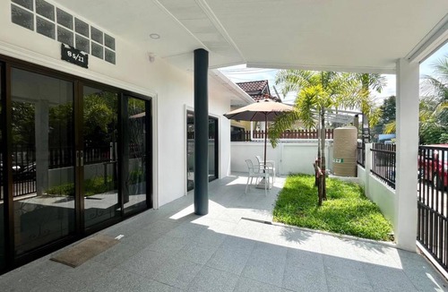 Kathu House | 100 m² House ∙ 2 bedrooms ∙ 2 guests