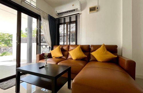Kathu House | 100 m² House ∙ 2 bedrooms ∙ 4 guests
