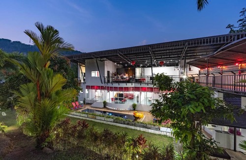 Chalong Villa | 1000 m² Villa ∙ 10 bedrooms ∙ 24 guests