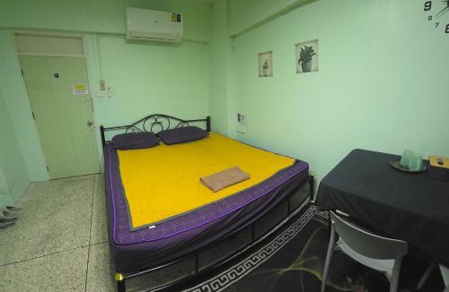 Lat Yao Apartment | 104 Spacious Studio with Private kitchen near Skytrain