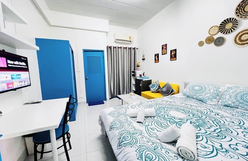 Chan Kasem House | 105 Budget Room, wifi&utilities Bangkok’s center