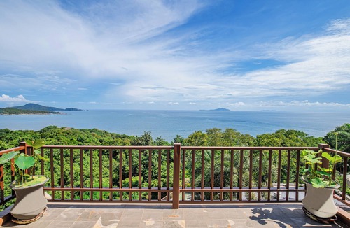 Rawai Villa | 10mins walking to beach , quilt place