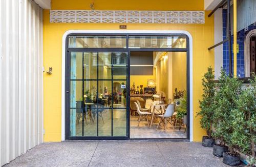 Talat Nuea Hostel | 113 Yellow House Hostel