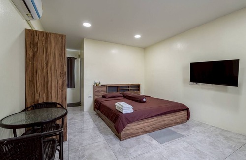 Pong Villa | 12 BR Blue Lake Residences Pattaya - Mabprachan Lake