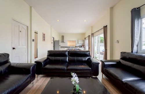 Pong Villa | 12 BR Blue Lake Residences Pattaya - Mabprachan Lake