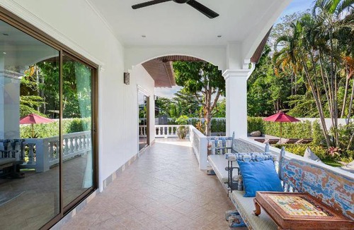 Chalong Villa | 1500 m² Villa ∙ 5 bedrooms ∙ 12 guests