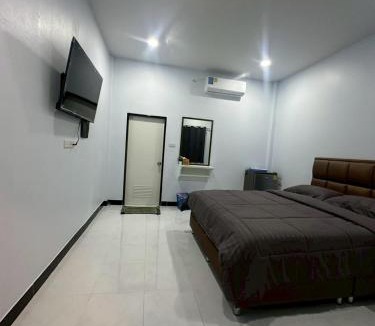 Nong Prue Hotel | 17 Garden