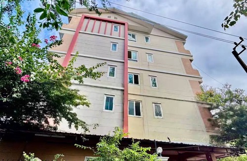 Chan Kasem Apartment | 203 Budget Room, wifi&utilities, Bangkok’s center