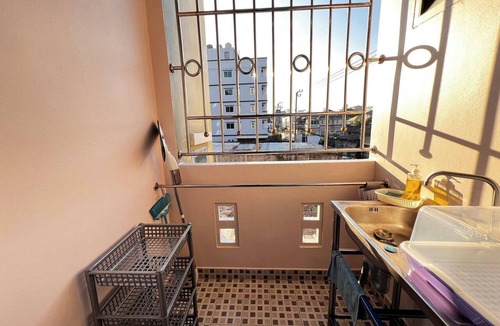 Chan Kasem Apartment | 205 budget room Wi-Fi & utilities Bangkok’s center
