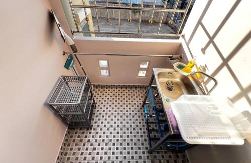Chan Kasem Apartment | 205 budget room Wi-Fi utilities Bangkoks center
