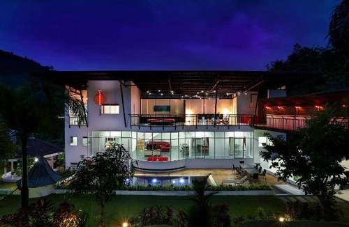 Chalong Villa | 2400 m² Villa ∙ 10 bedrooms ∙ 20 guests