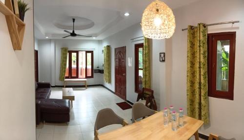 Cherngtalay House | 2BR Villa near Bangtao beach , Tesco & MMA