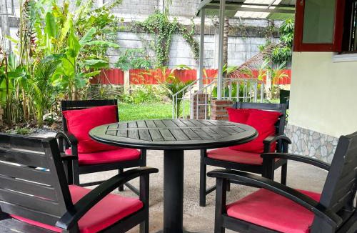Cherngtalay House | 2BR Villa near Bangtao beach , Tesco & MMA