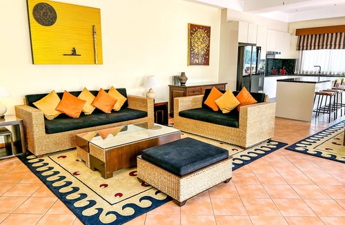 Laguna Villa | 3-4BR Laguna Golf Course Villa with Pool & Jacuzzi