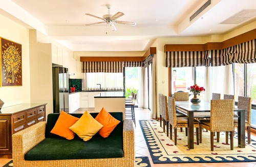 Laguna Villa | 3-4BR Laguna Golf Course Villa with Pool & Jacuzzi