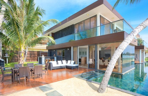 Lipa Noi Villa | 3 Bed Beachfront Villa Unique