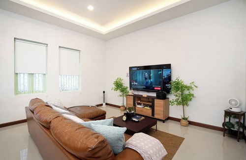 Bang Rak House | 3-Bedroom Heritage Family Home Spacious & Central Location