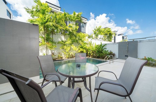 Choeng Thale House | 3-bedroom townhome in charming Tambon Choeng Thale with WiFi, AC