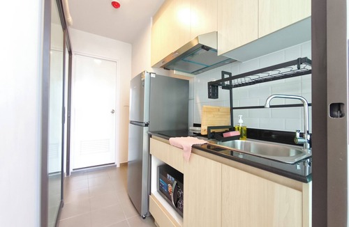 Bangkok Yai Apartment | 3 min walk BTS Gorgeous 1BR Fast Wifi